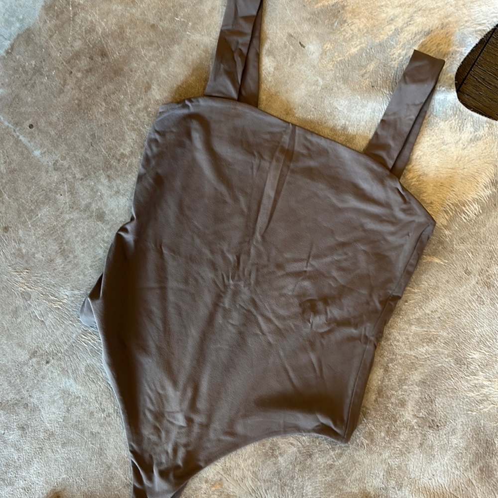 Nuuds square neck tank